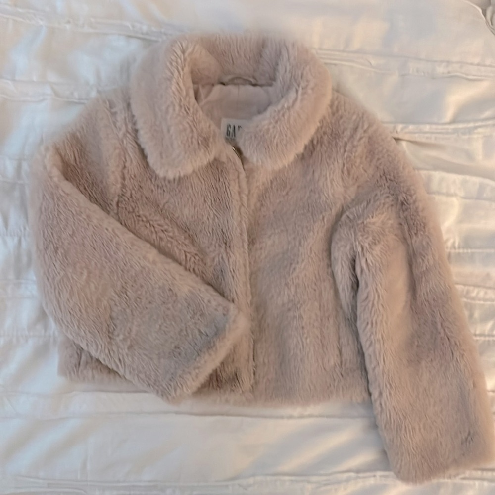 Little girl faux fur jacket in blush, Gap Kids XS